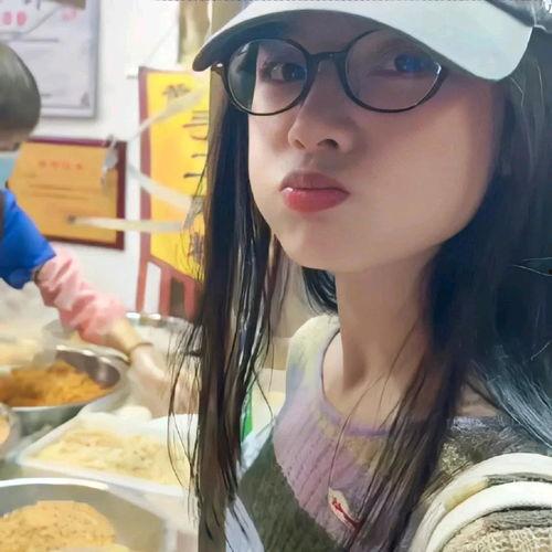 娱乐吃瓜酱的头像女,揭秘网红头像背后的故事