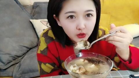 桃桃娱乐酱疯狂吃瓜,揭秘娱乐圈幕后真相