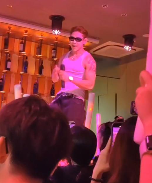 娱乐吃瓜酱特殊人群,吃瓜酱视角下的特殊人群众生相