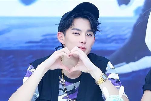 娱乐圈吃瓜男歌手,揭秘吃瓜男歌手背后的故事